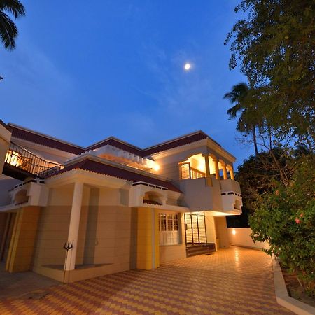 Sri Ranga Krupa Hotel Tiruchirappalli ภายนอก รูปภาพ