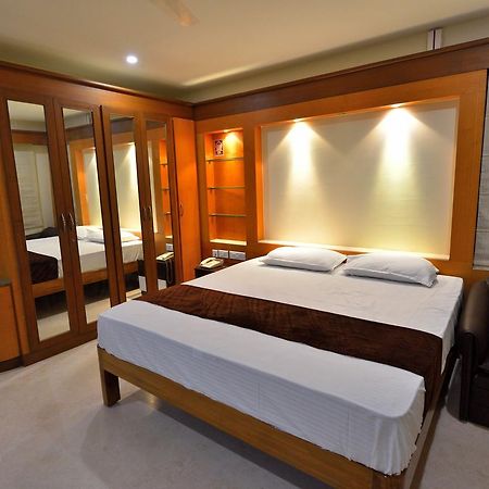 Sri Ranga Krupa Hotel Tiruchirappalli ภายนอก รูปภาพ