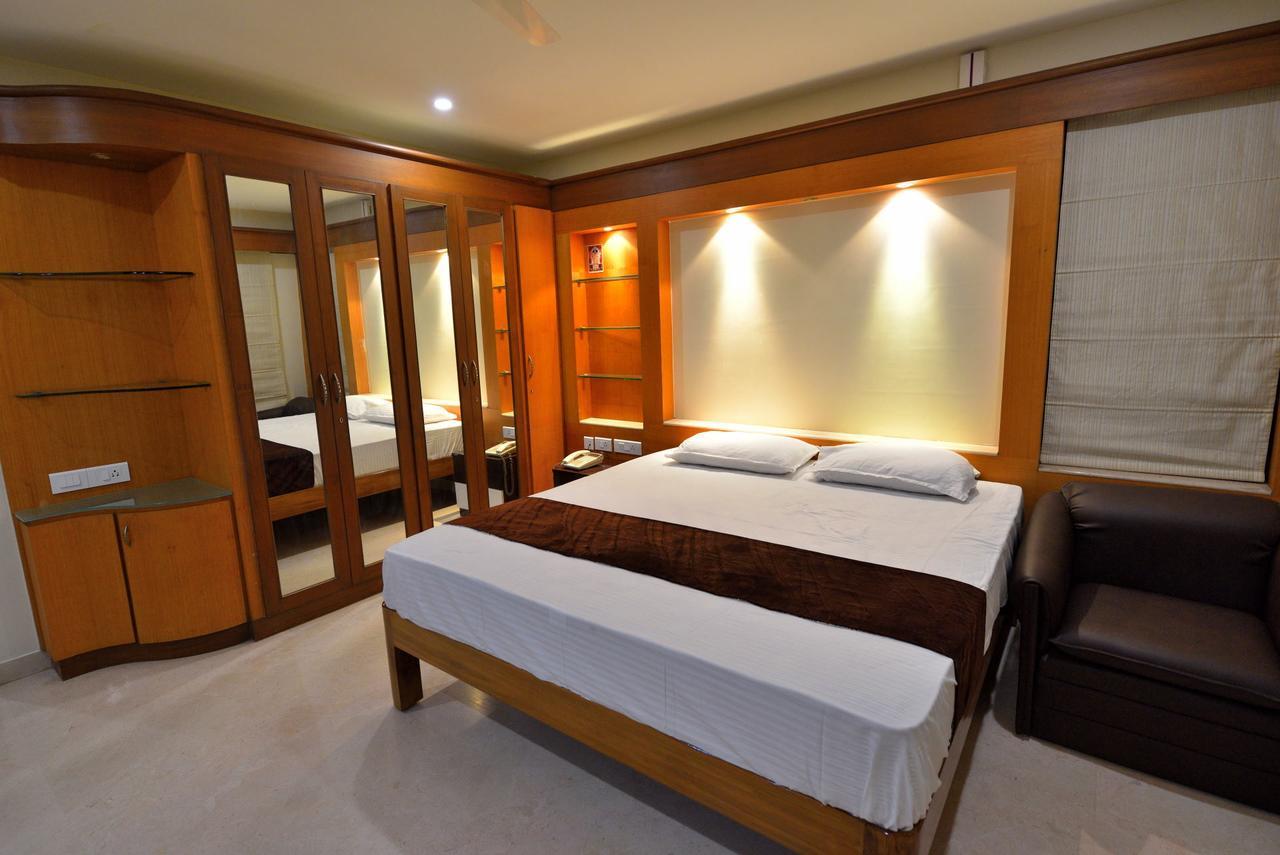 Sri Ranga Krupa Hotel Tiruchirappalli ภายนอก รูปภาพ