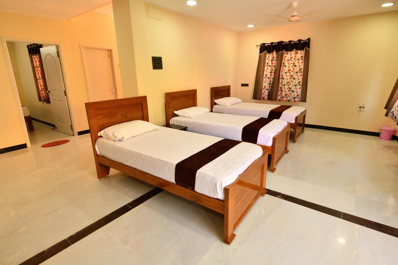 Sri Ranga Krupa Hotel Tiruchirappalli ภายนอก รูปภาพ