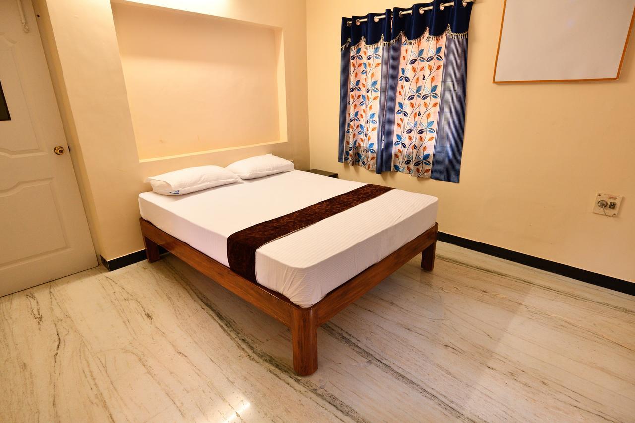 Sri Ranga Krupa Hotel Tiruchirappalli ภายนอก รูปภาพ
