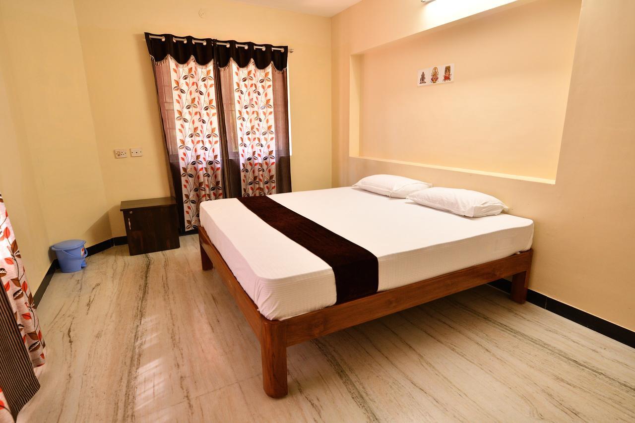 Sri Ranga Krupa Hotel Tiruchirappalli ภายนอก รูปภาพ